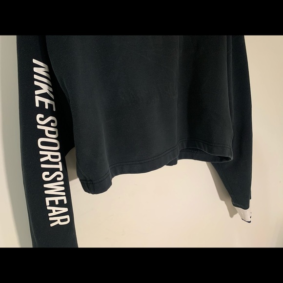 Nike black crop reversible sweater. - Picture 3 of 4
